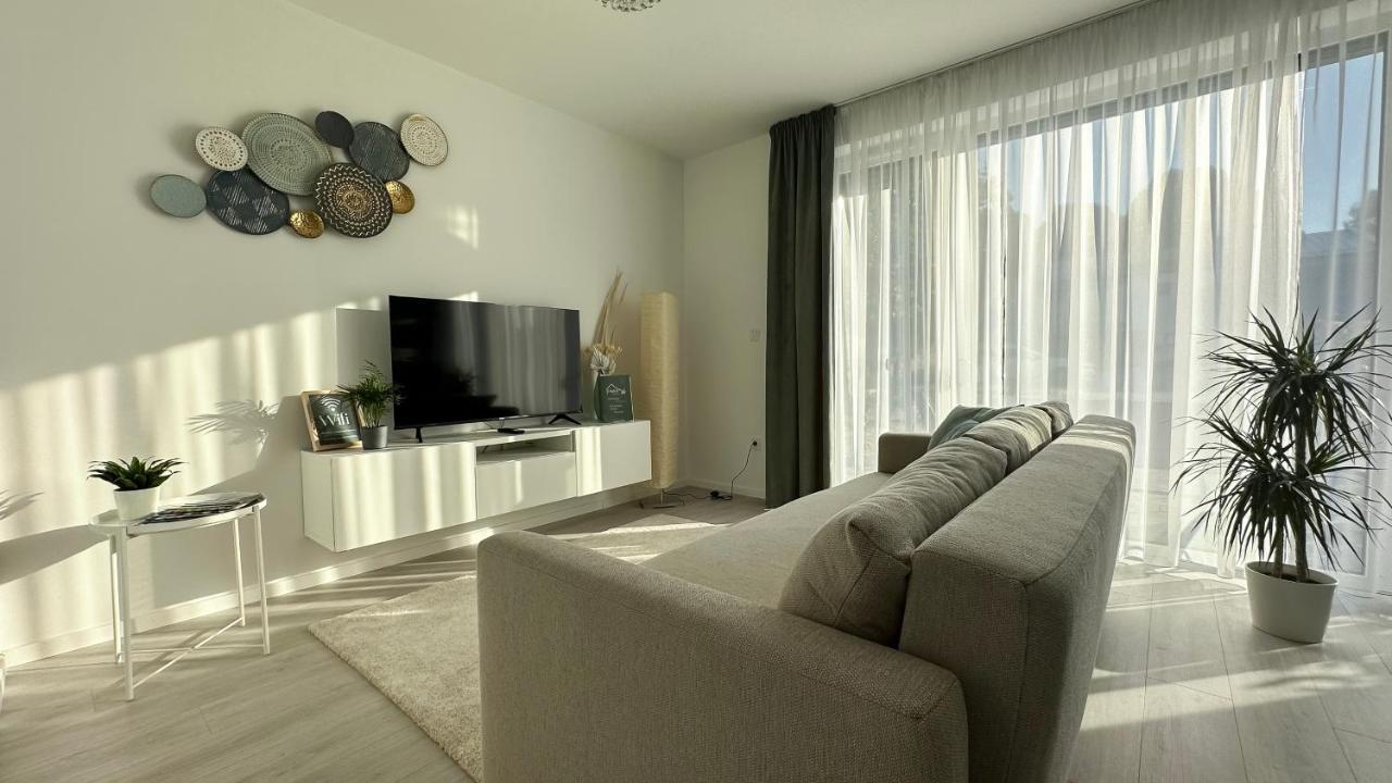 Linden Apartman 001 - Adults Only Mosonmagyaróvár Exteriér fotografie