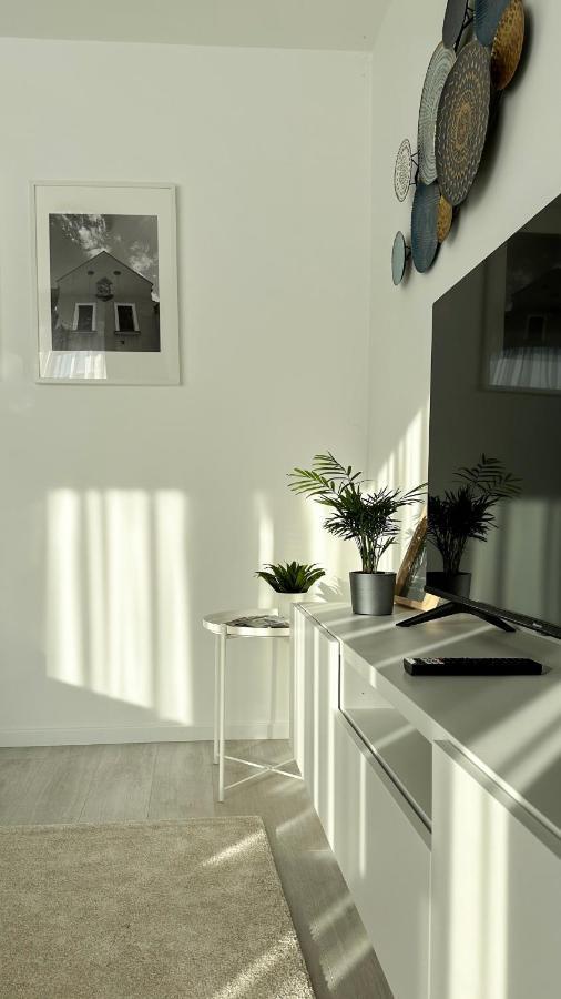 Linden Apartman 001 - Adults Only Mosonmagyaróvár Exteriér fotografie