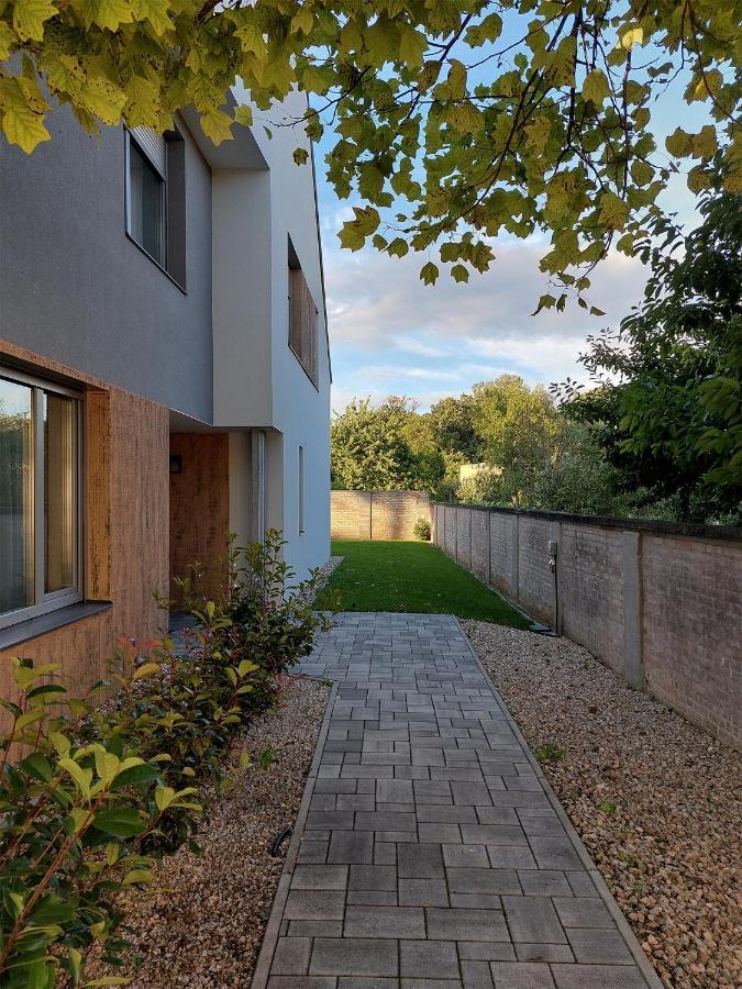 Linden Apartman 001 - Adults Only Mosonmagyaróvár Exteriér fotografie