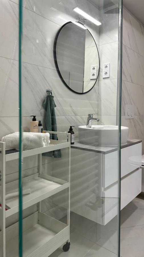 Linden Apartman 001 - Adults Only Mosonmagyaróvár Exteriér fotografie